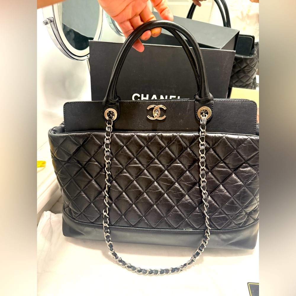 CHANEL top handle quilted shopper black silver hardware